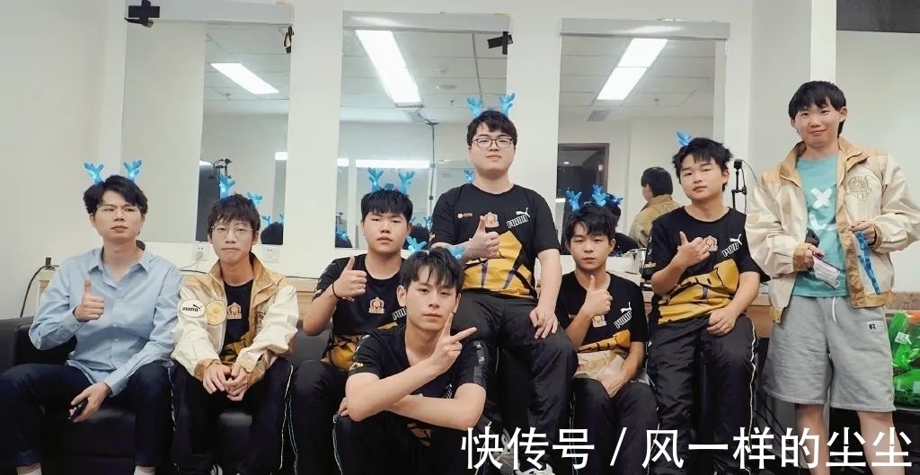 和粉丝见面 和粉丝见面