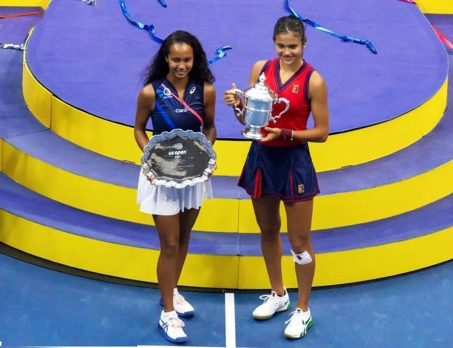 场上对球队 场上对球队