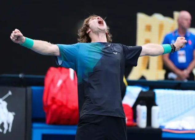 符合他们一 符合他们一